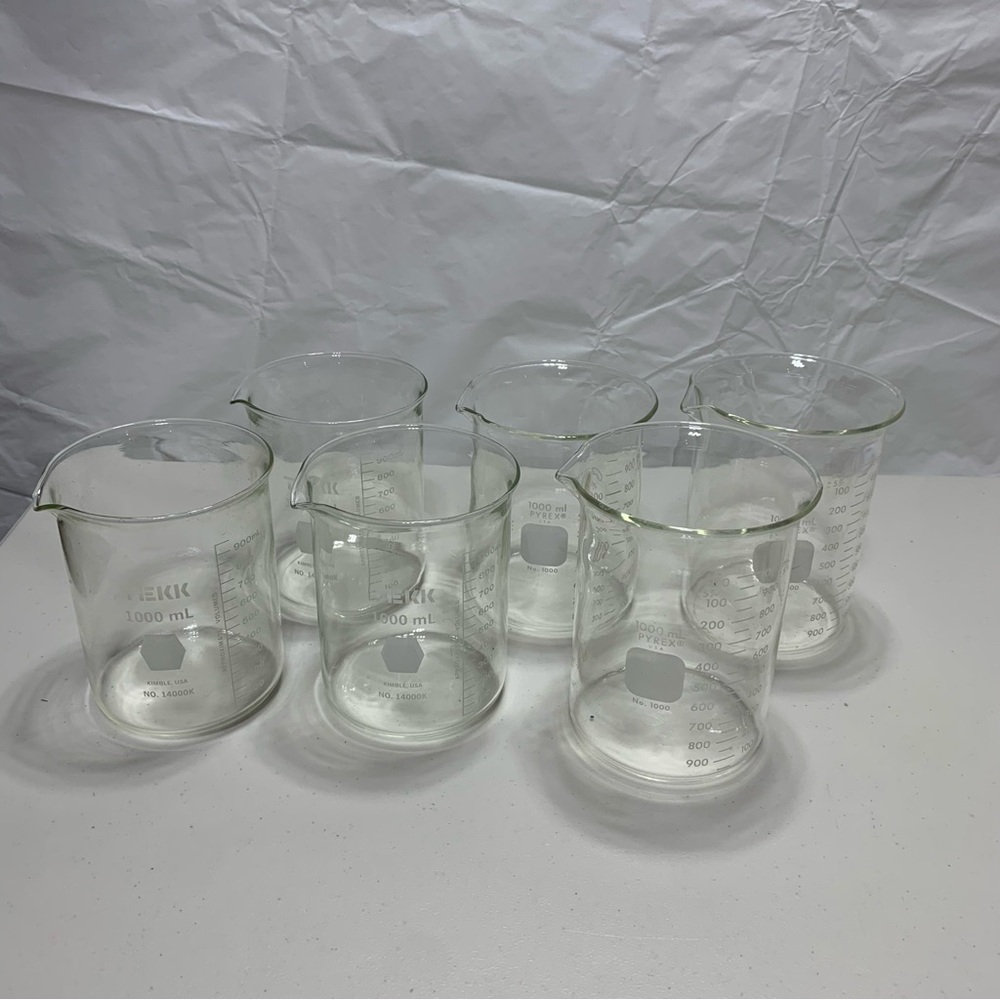 Pyrex Clear Glass Beaker with Measurement Markings